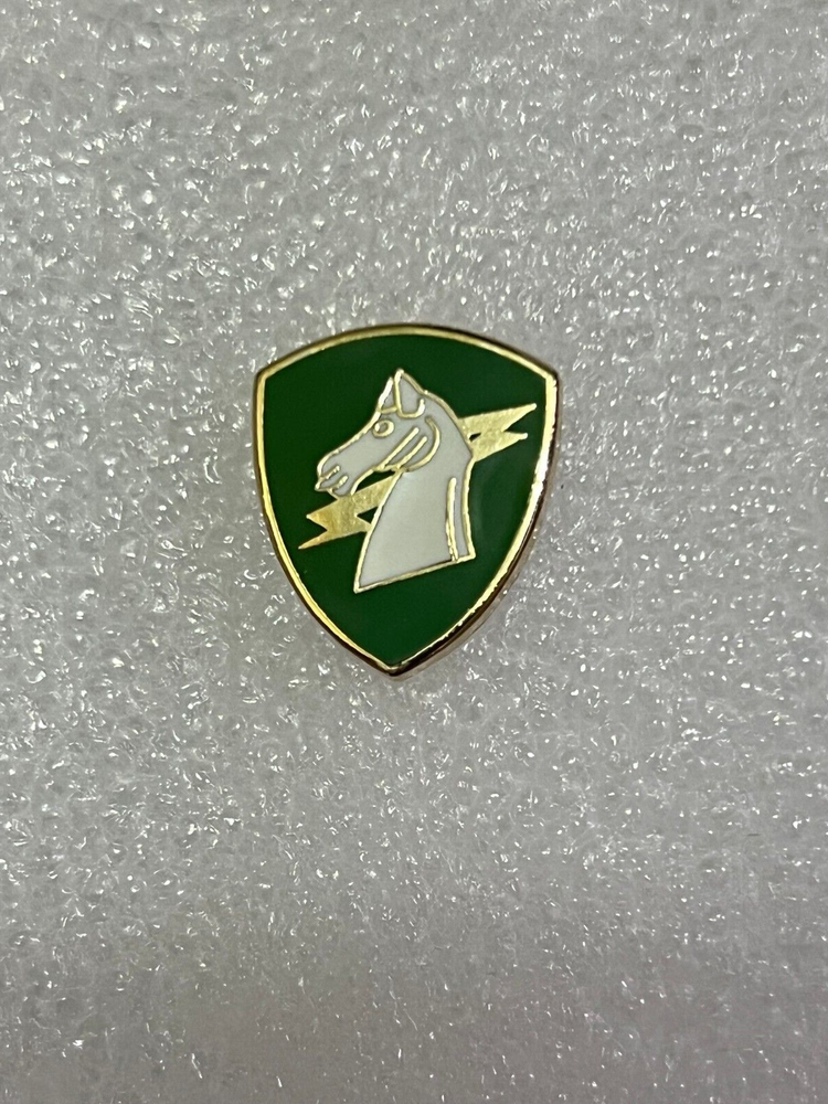 US ARMY 1ST SPECIAL OPERATIONS COMMAND HAT PIN (EE 12246)