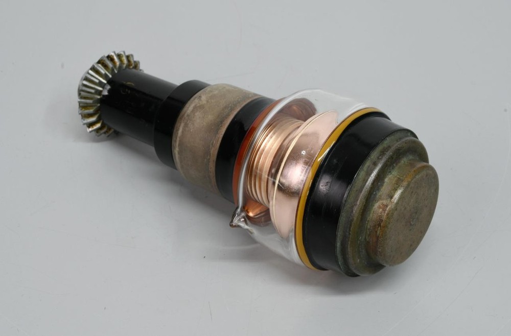 JENNINGS UCSL-1000 VACUUM VARIABLE CAPACITOR 7-1050 pf @ 3KV