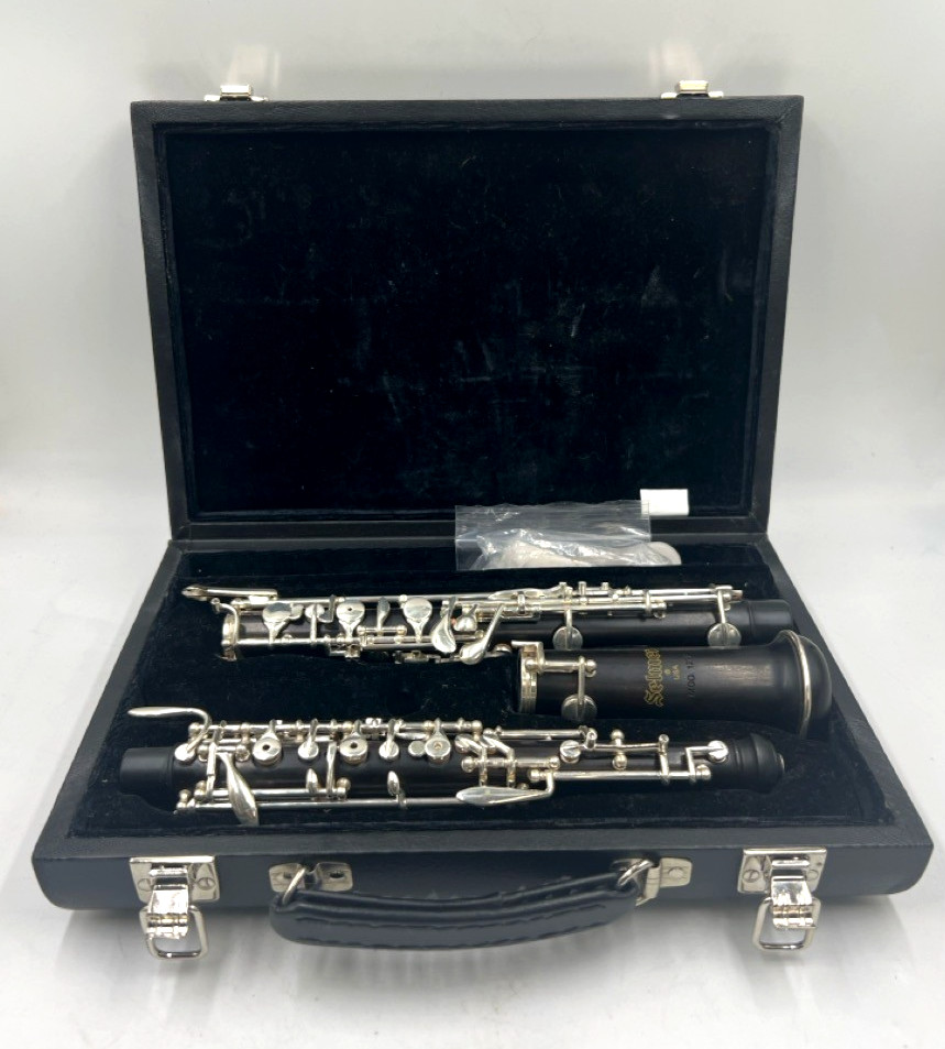 Selmer Oboe 122F  in Grenadilla Wood U.S.A. (EL1115905)