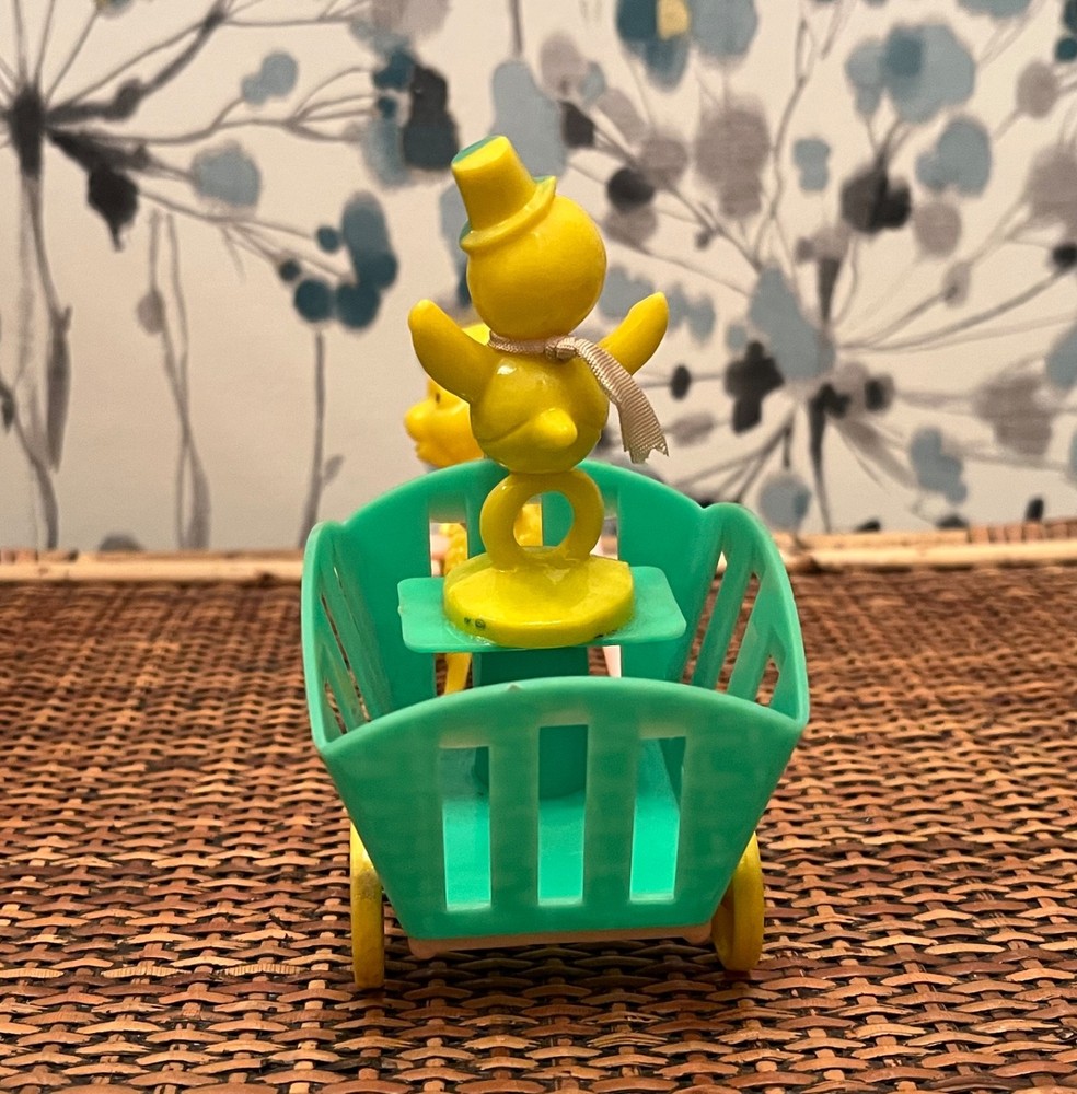 Rosbro Rosen Plastic Easter Lamb Pulling Cart w/ Top Hat Chick