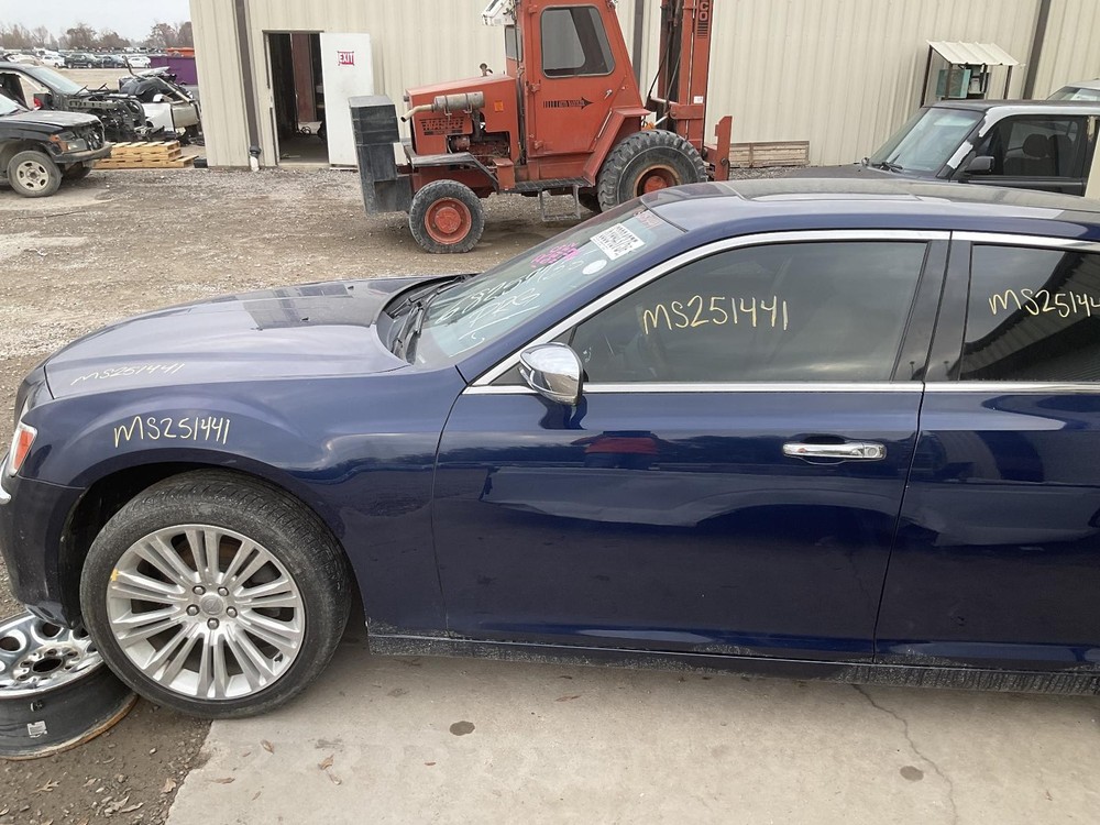 Used Blind Spot Detection System Warning Control Module fits: 2014 Chrysler 300