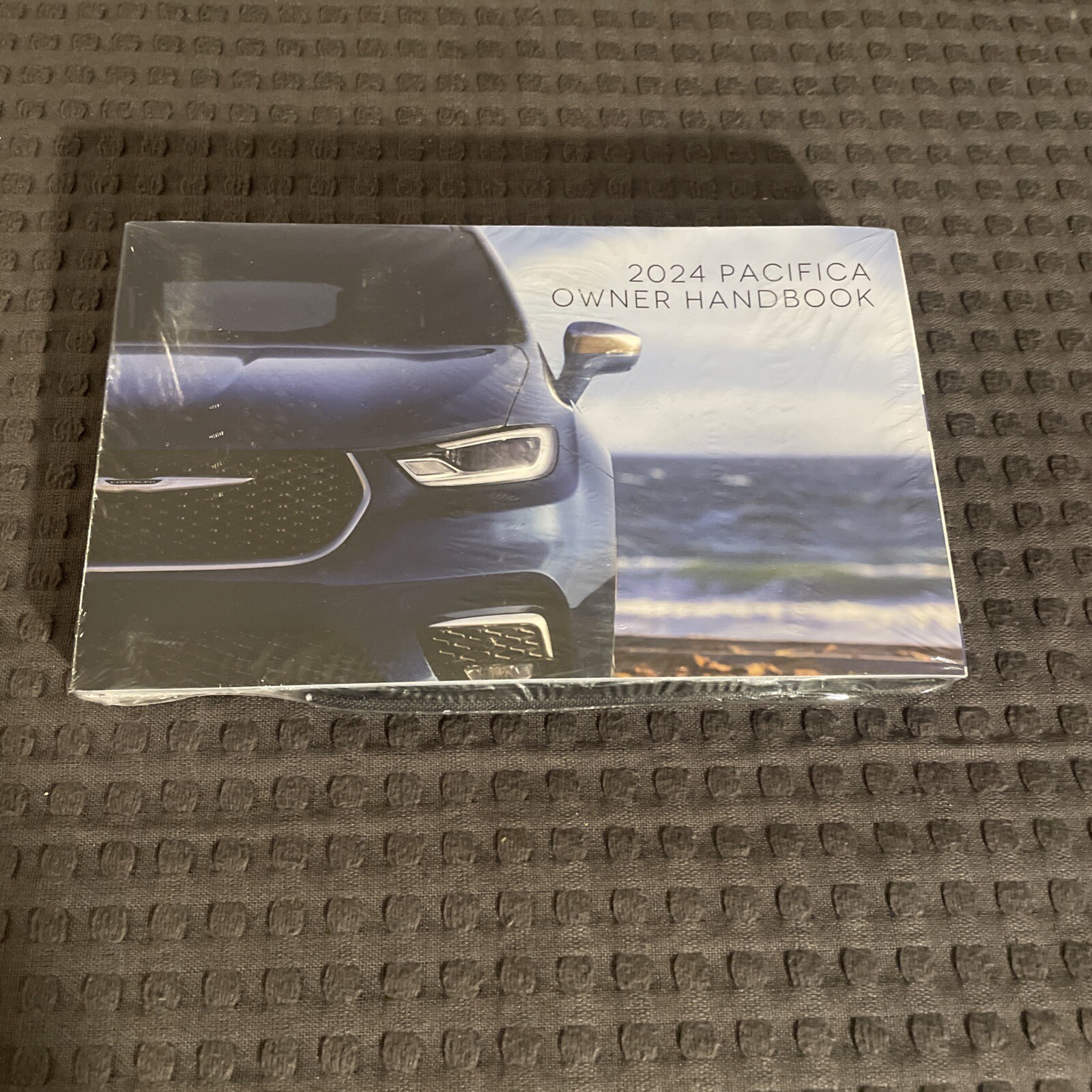 2024 Chrysler Pacifica Owners Handbook Brand New Excellent Condition FactorySeal