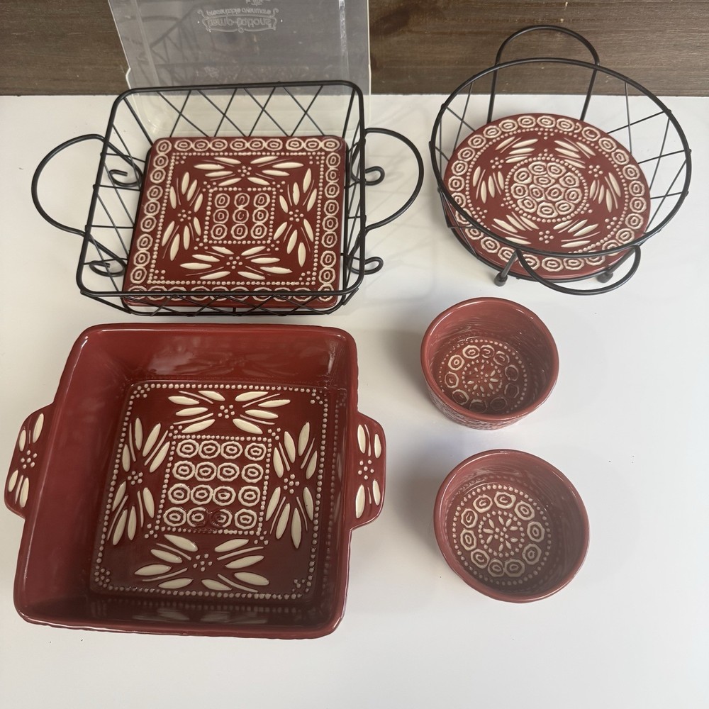 Temp-Tations Presentable Ovenware By Tara Carved Old World Bakeware/Casserole