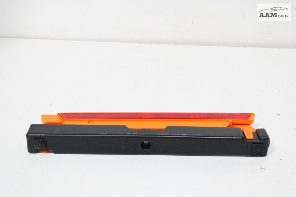 18-24 FREIGHTLINER CASCADIA EMERGENCY WARNING TRIANGLE FLARE KIT OEM