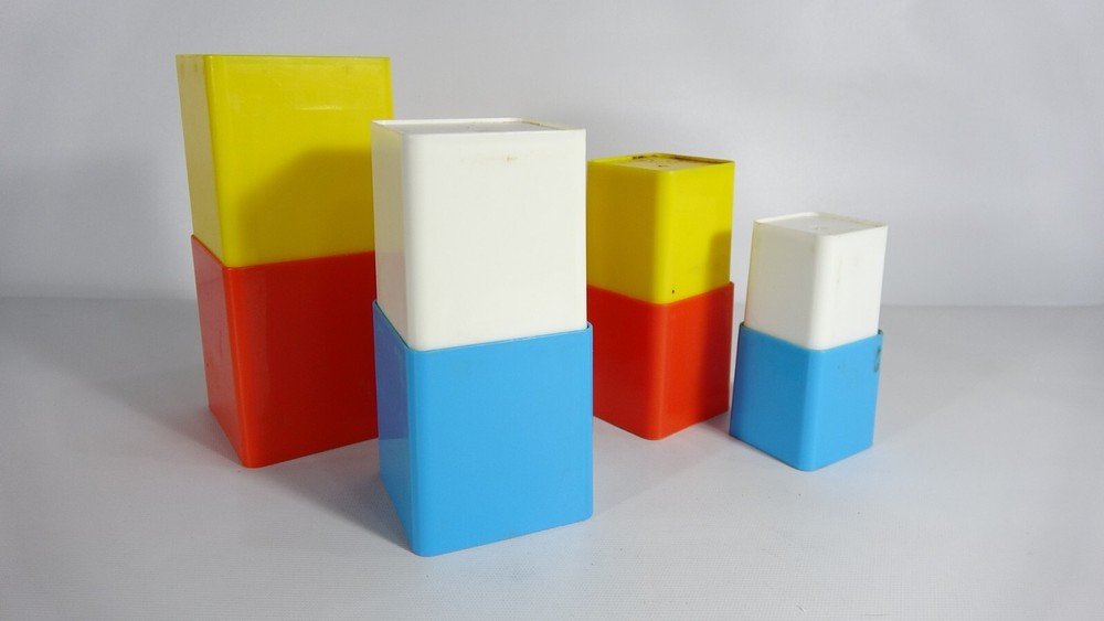 Made In Italy Colored Plastic Stacking Kids Learning Cubes - 8