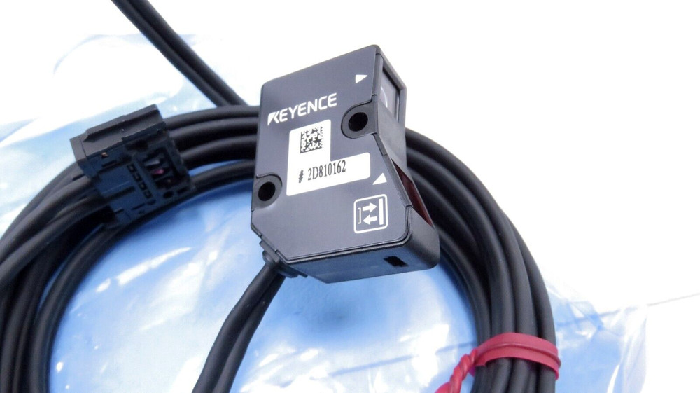 Keyence LV-NH37 Laser Proximity Sensor