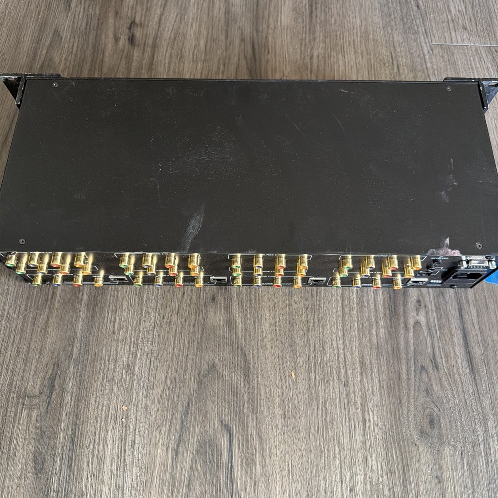 Xantech HD44CC5 4x4 HD-Component Video Matrix Switcher - Unit Only