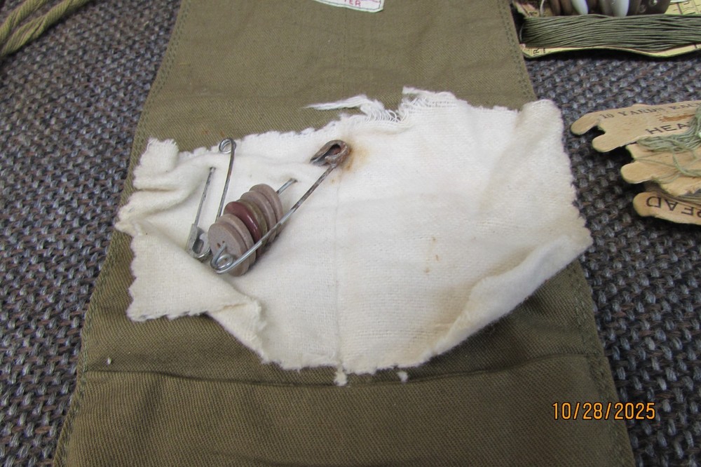 WW2 US Army HBT Red Cross Sewing Kit with Buttons / Siskiyou Co.