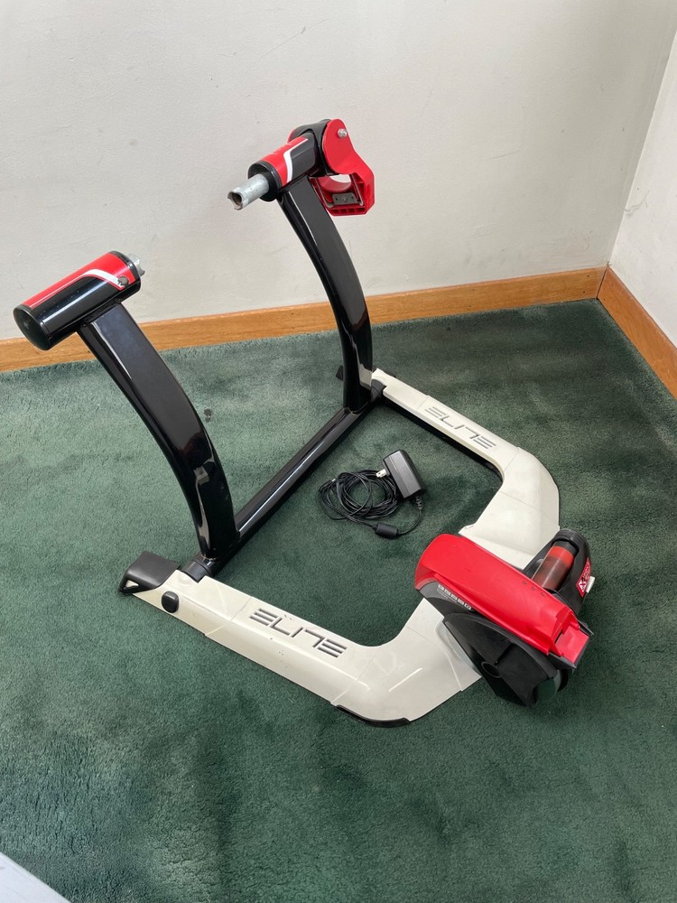 ELITE Qubo Bicycle Trainer w/ Digital Interactive Smart B+ Bluetooth connection