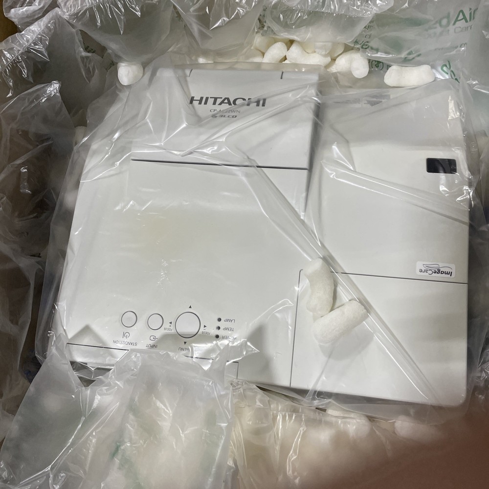 Hitachi CP-A222WN LCD Projector