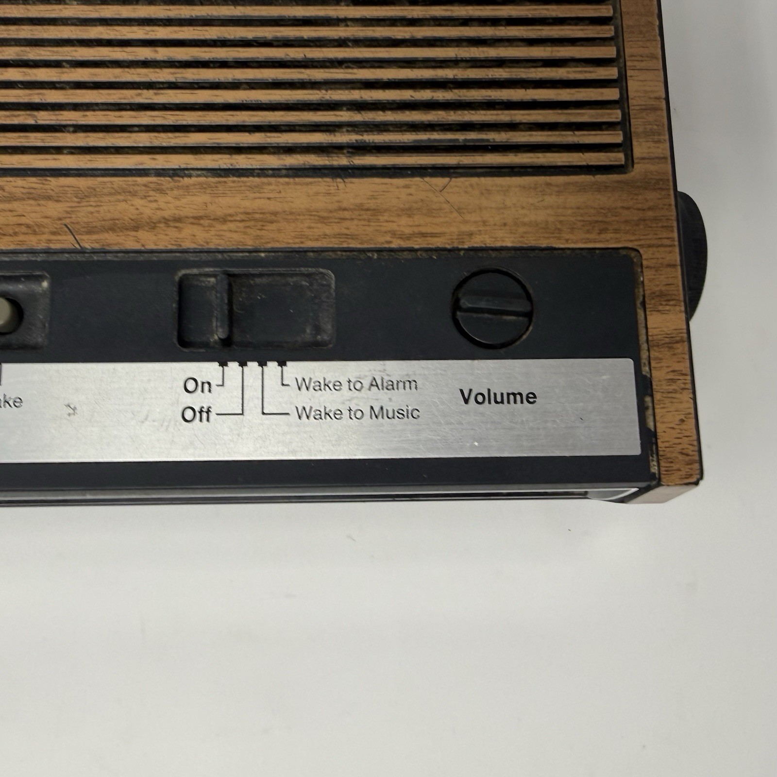 Vintage General Electric Wood Grain AM FM Alarm Clock Model 7-4630B Retro Workin