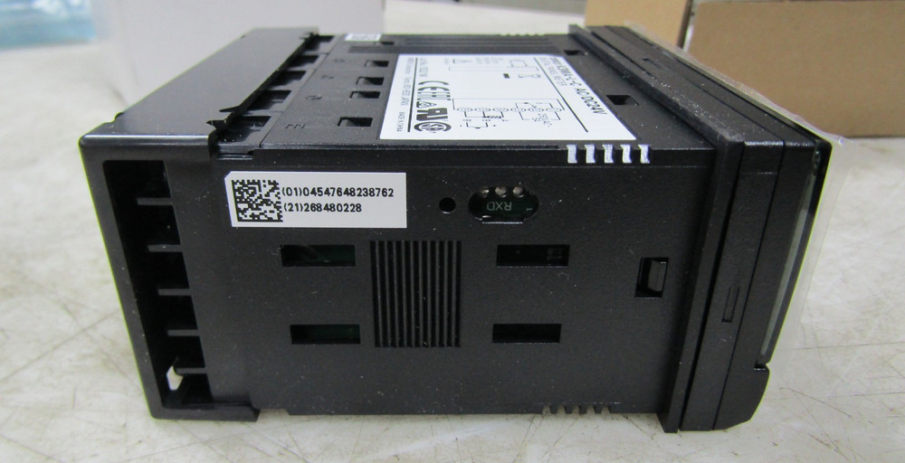 NEW OMRON K3MA-L-C MULTI-RANGE DIGITAL PANEL METER 24VAC/DC W/ MOUNTING BRACKETS