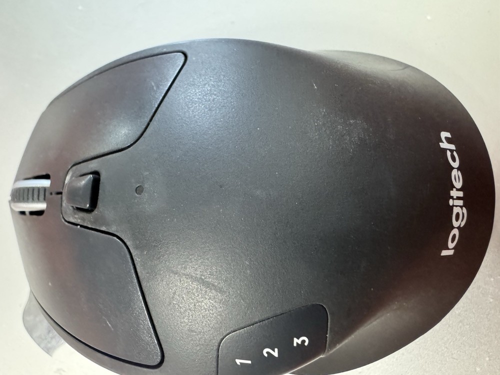 Logitech - M720 Triathlon Wireless Optical Mouse - Wireless - Black