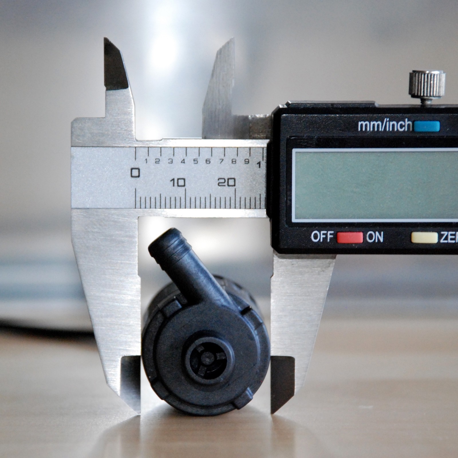 Brushless 12V Mini Water Pump 6-15V DC, 0.5-4W, Silent Ceramic 50,000 hours life