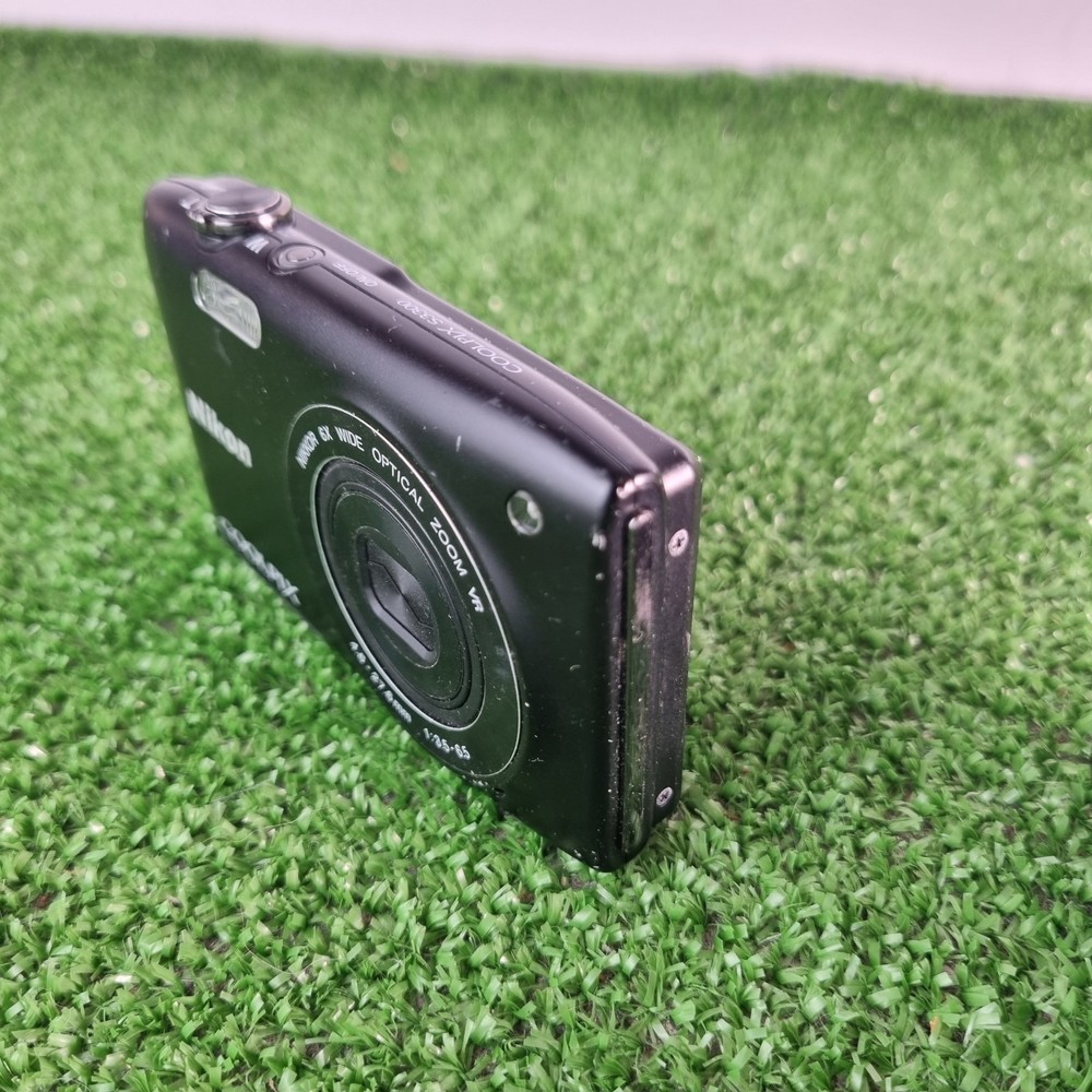 Nikon Coolpix S3300 - 16MP Camera BLACK
