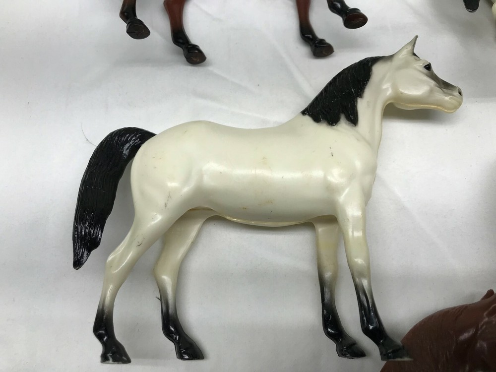 Hartland 5 Arabian Mares 5" all different very nice