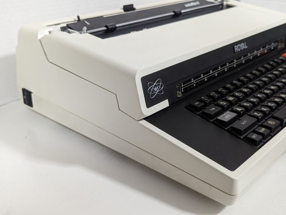 Vtg Royal Satellite II Electronic Typewriter