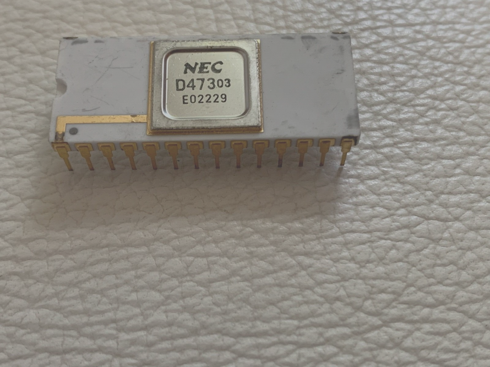 UPD473-03 "Original" NEC 28P DIP IC