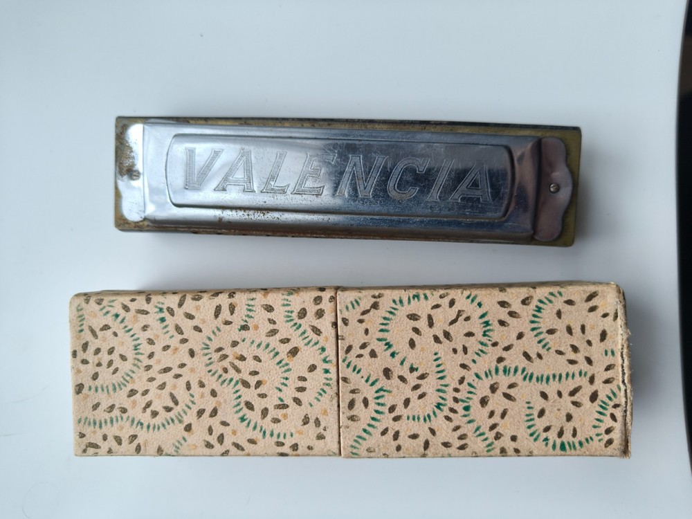 Vintage tremolo harmonica Valencia