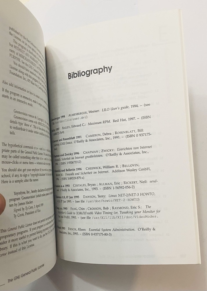 SuSE Linux 8.2 Administration Guide (2003) Vintage Linux Manual | VG Condition