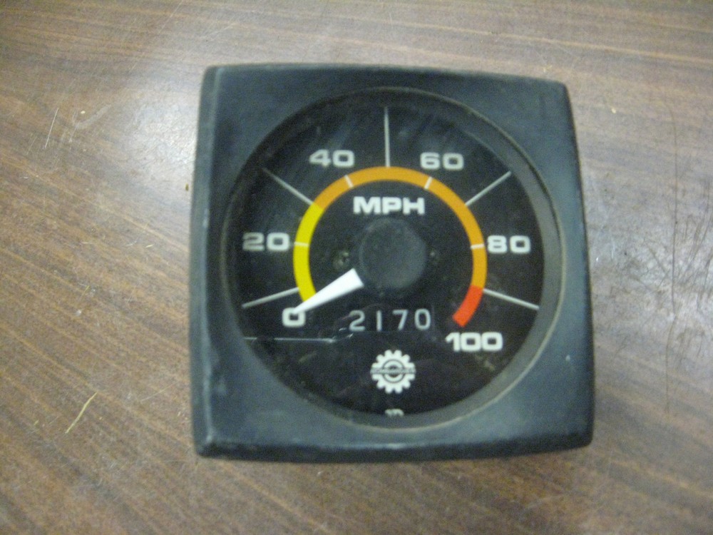 BOMBARDIER SNOWMOBILE SPEEDOMETER