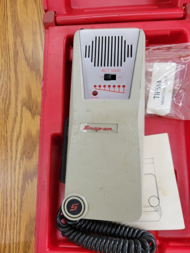 Snap-On Tools Act 5600 Automatic Halogen Leak Detector with Case UNTESTED As-Is