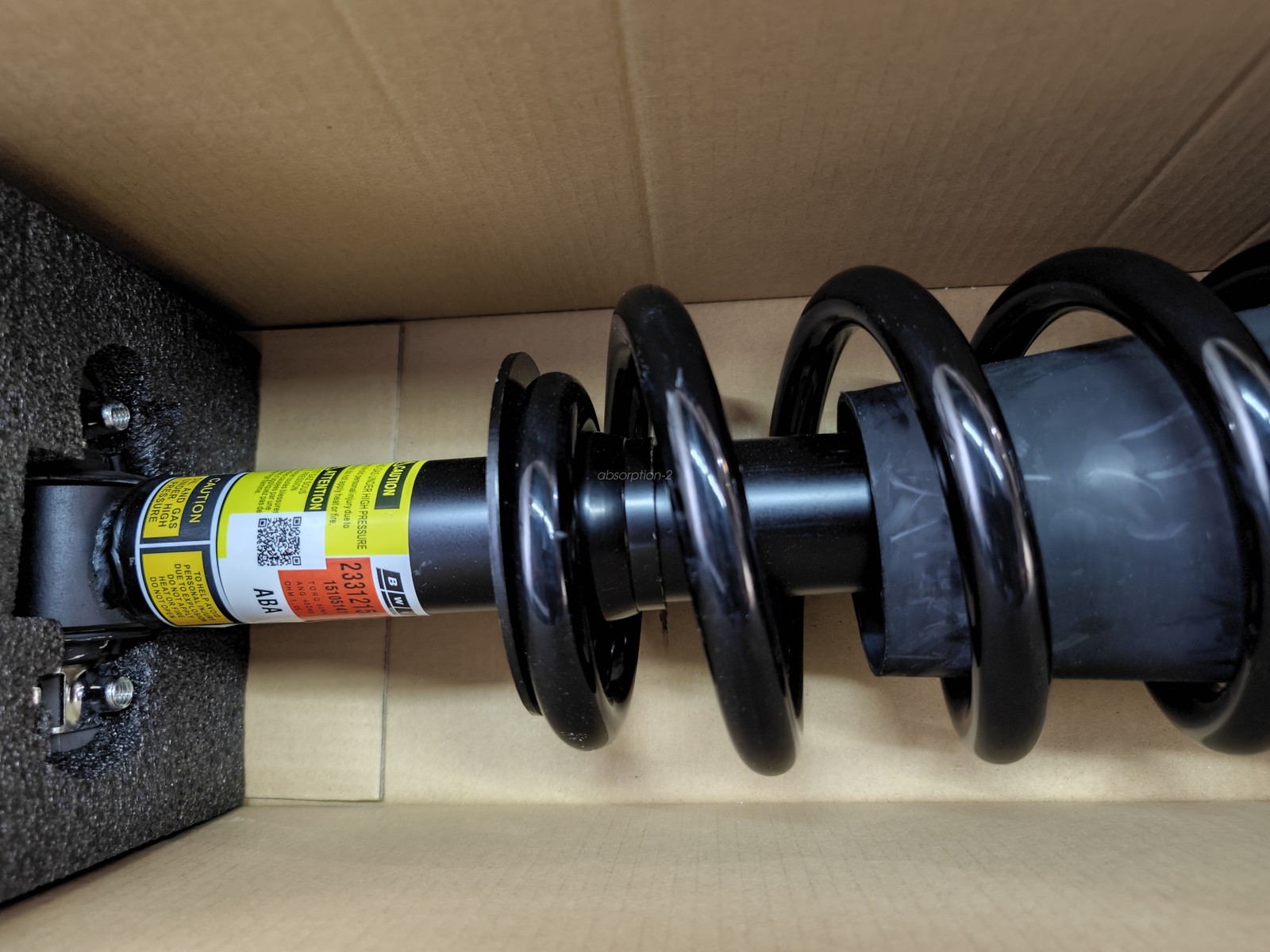 Genuine 2X Front Shock Assemblys For 15-20 Cadillac Escalade GMC Sierra Tahoe