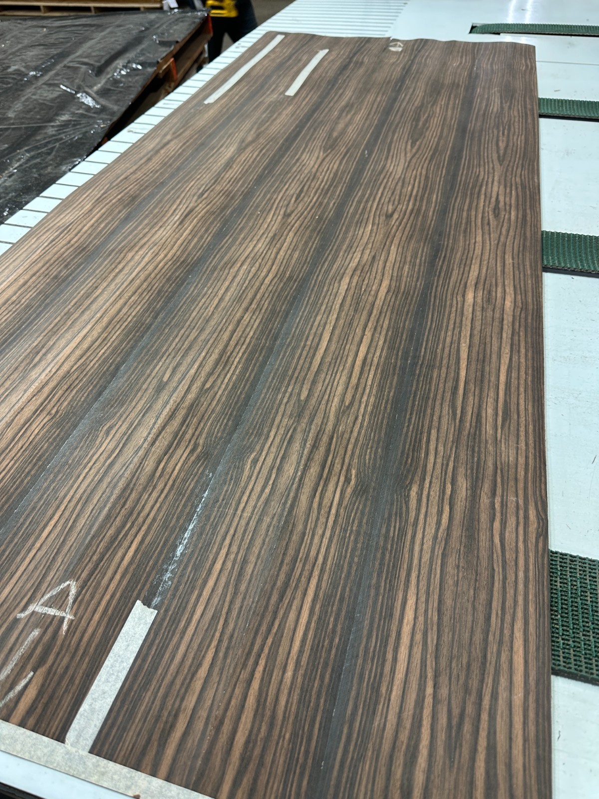 MACASSAR EBONY Paperbacked Wood Veneer 64'' x 30'' 321K