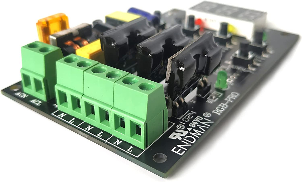 Traffic Light Controller Sequencer with 39+ Sequences, 3 Channel 80VAC-260VAC, L