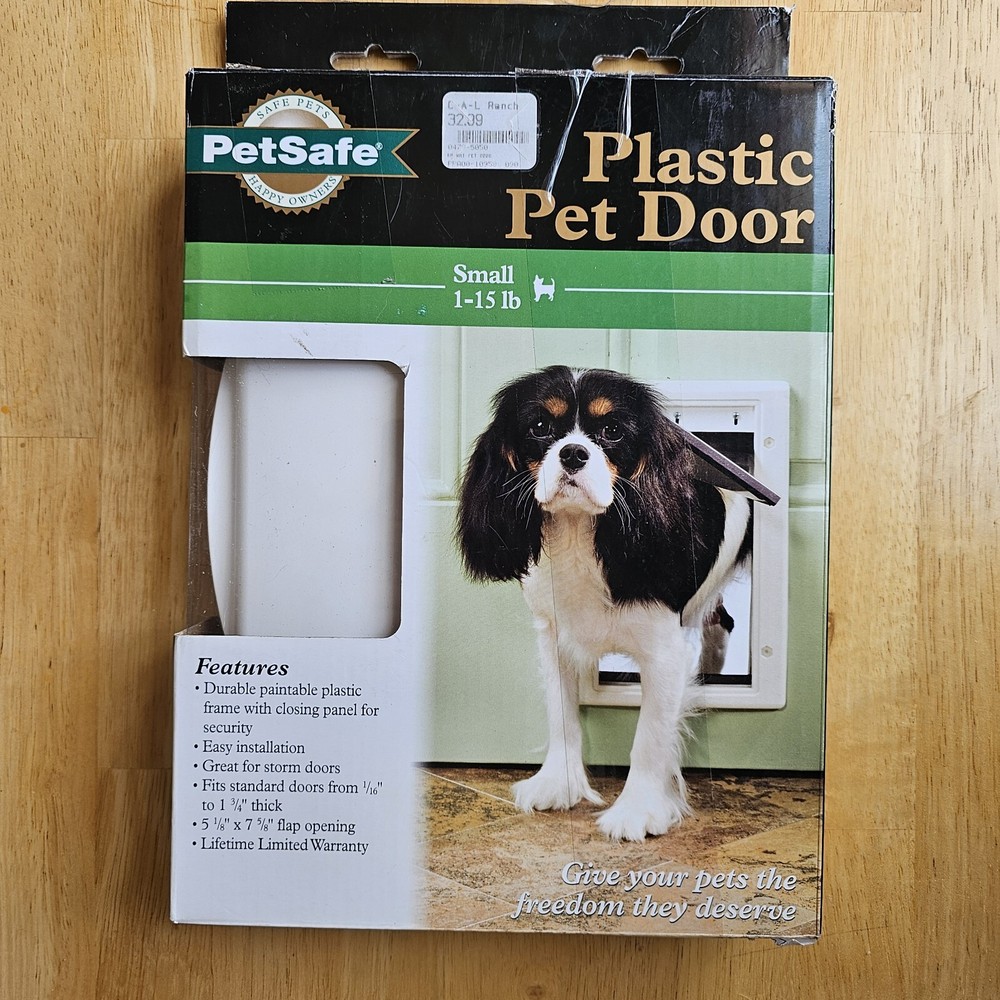 PetSafe Premium Plastic Pet Door White - Small Size New OPEN BOX