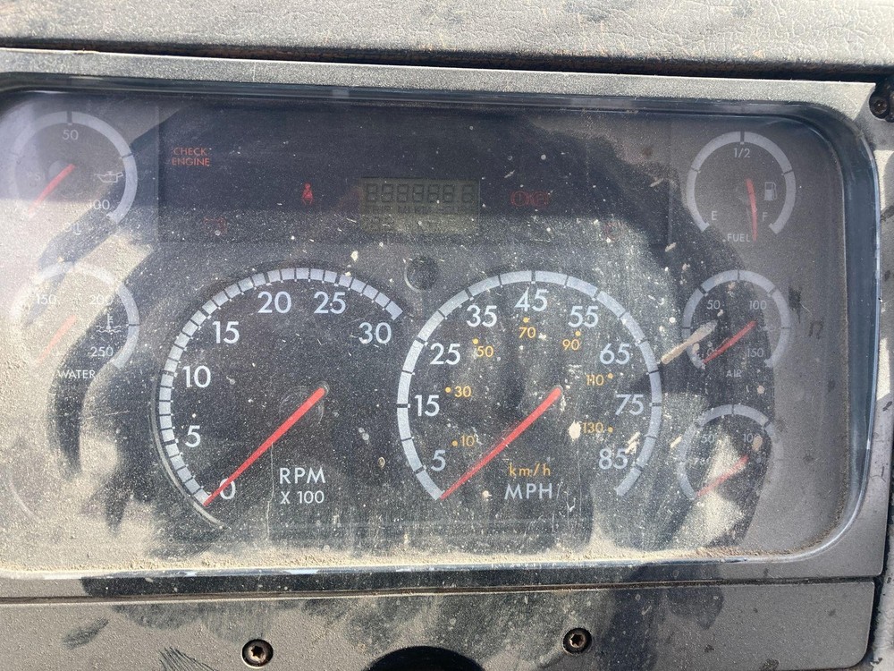 2000-2004 Freightliner FL112 Speedometer Instrument Cluster - Used