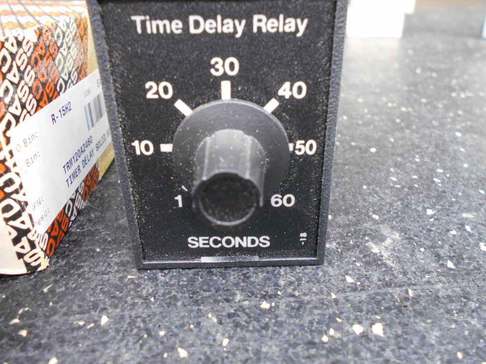 SOLID STATE SSAC TRM120A2Y60 TIME DELAY RELAY 8-PIN 0-60 SEC 120 VAC