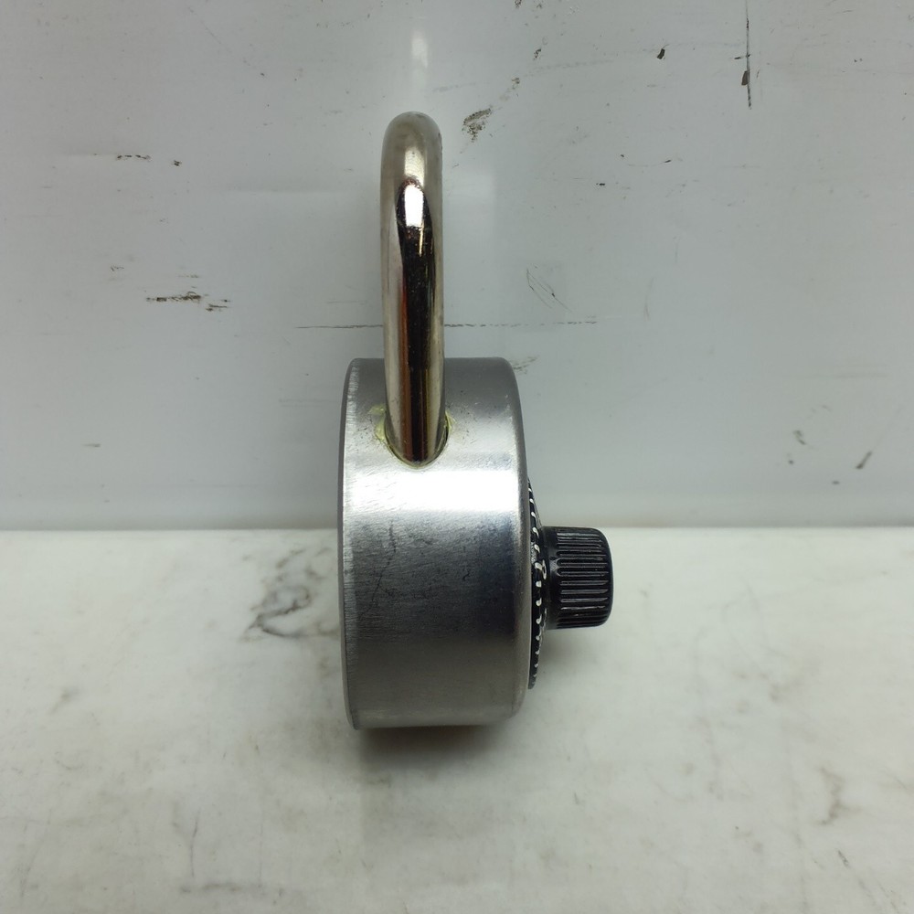 Master Lock 2010 Combination Padlock Center Dial Key-Controlled *NO COMBO NO KEY