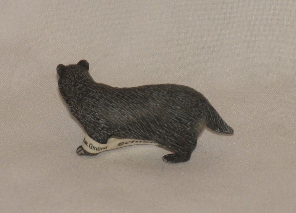 Schleich Standing dark gray Badger Retired with tags