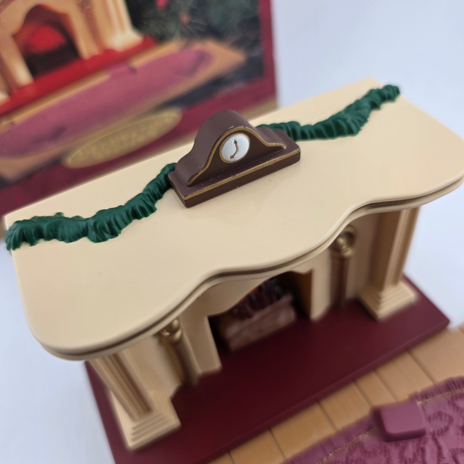 Hallmark Keepsake Bearingers Flickering Light Fireplace 2003 Ornament Tested