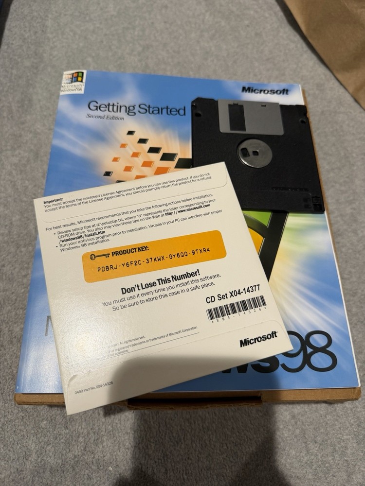 Microsoft Windows 98 SE Upgrade COMPLETE w/ Key Floppy Disk Vintage PC Software