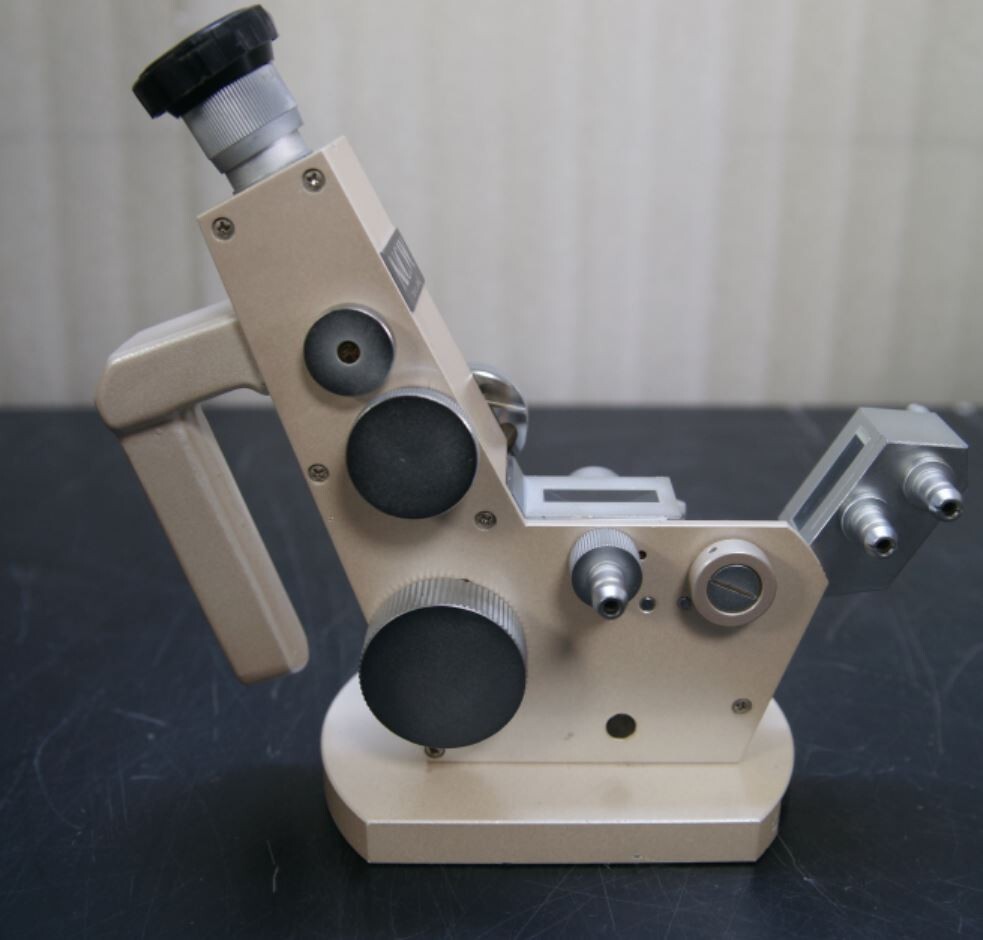Refractometer Abbe N.O.W Nippon Optical Works.