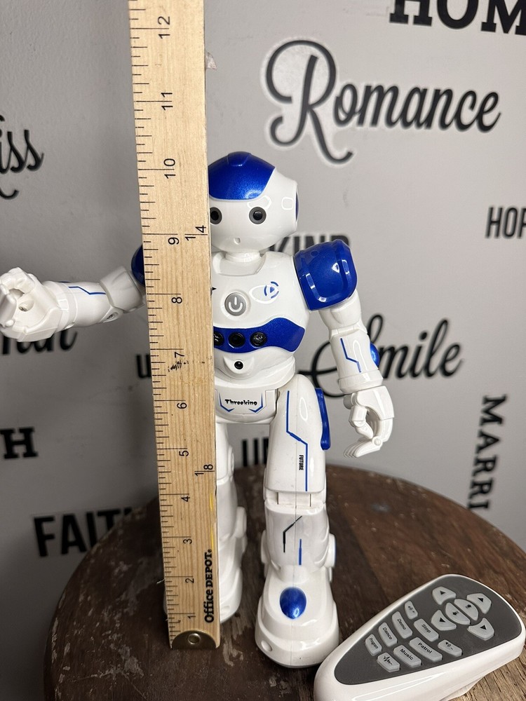 JJRC Intelligent Dancing Robot Threeking Remote Control