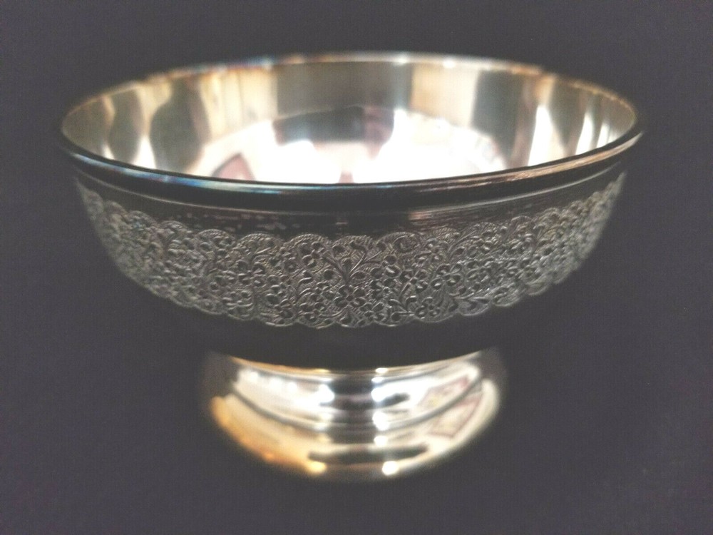 Lovely Silverplate Candy Dish / Bowl: Intricate Etching all Around the Side