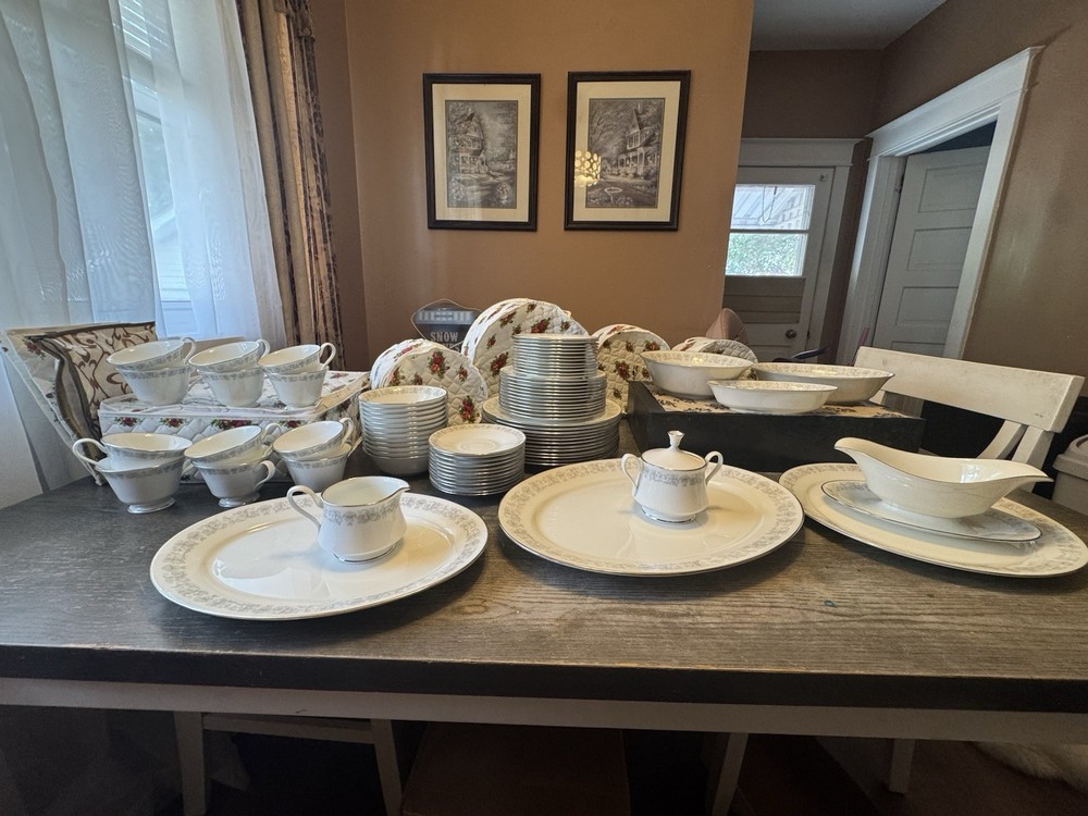 Beautiful Vintage Oxford Bone China – Eventide Pattern – Complete Set 12+
