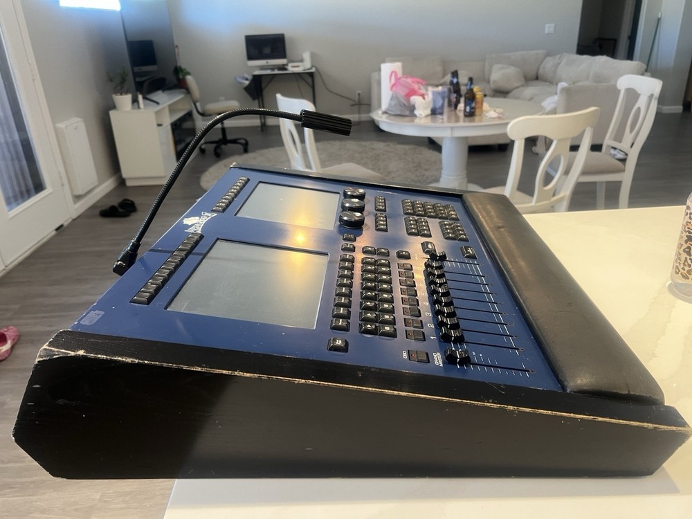 FLYING PIG SYSTEMS ROAD HOG 2 FULL BOAR LIGHTING CONSOLE