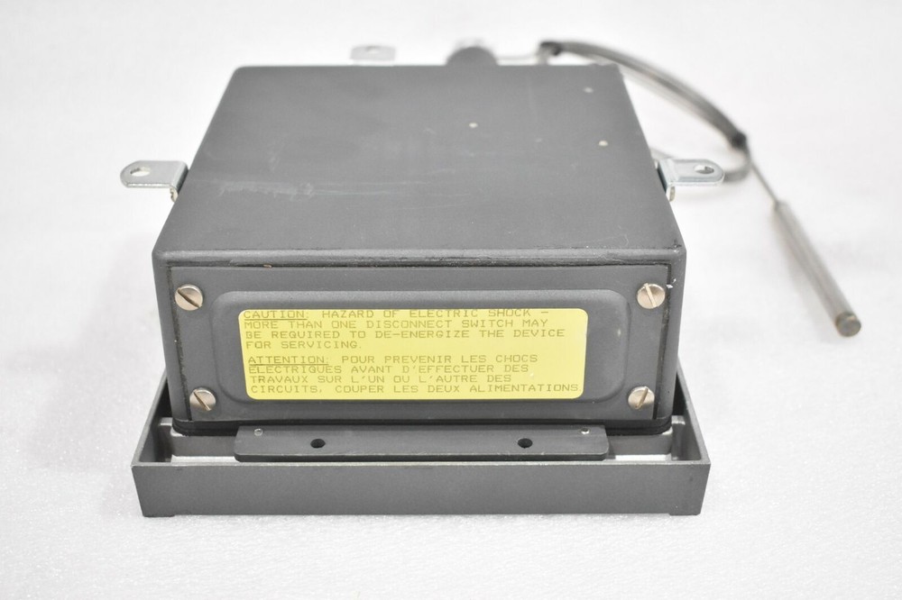 FENWALL 40-704010-408 SERIES 400 INDICATING TEMPERATURE CONTROLLER
