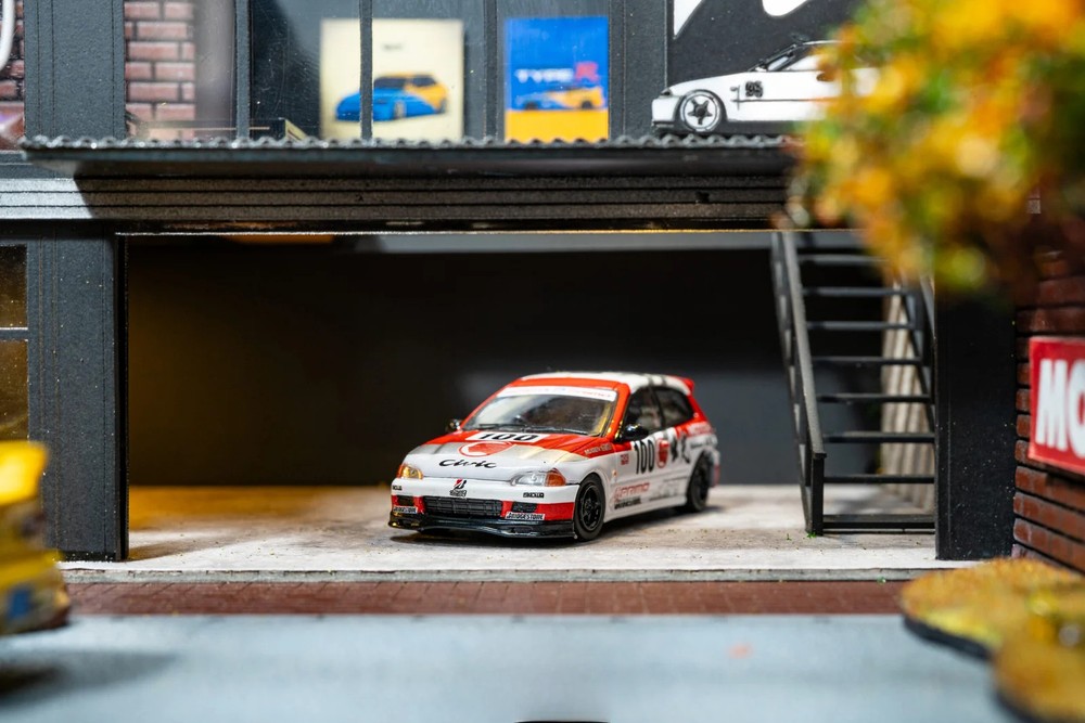 Spoon Garage Diorama with lights