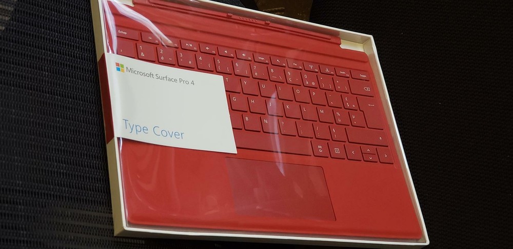Microsoft Surface Type Cover Pro 4 Red, AZERTY Layout Model QC7-00020 5 UNITS
