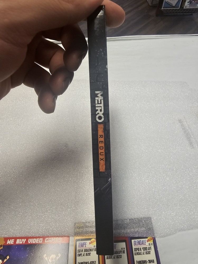 Authentic Replacement Original Case & Sleeve. Metro Redux (Nintendo Switch)