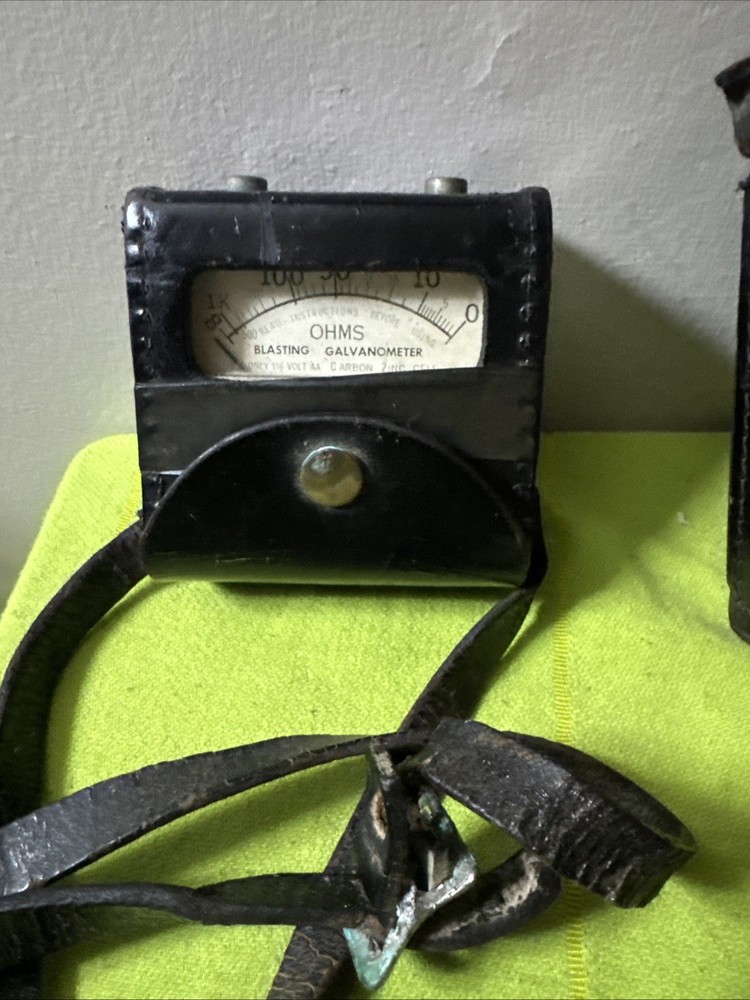 Vintage Bitronics PD-3 Blasting Galvanometer Current Measuring w/ Leather Case