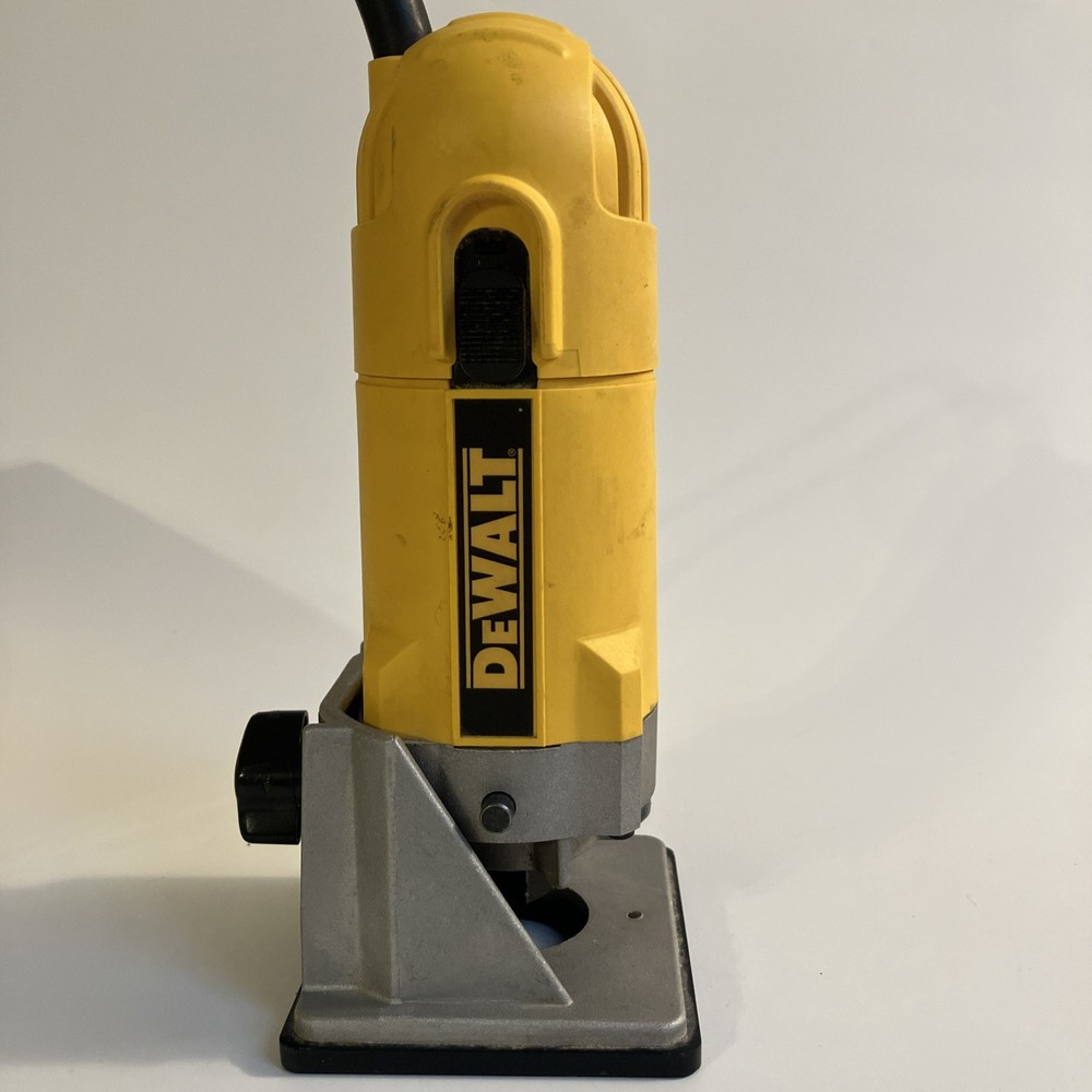 Dewalt D26670 Corded Heavy-Duty Compact Router