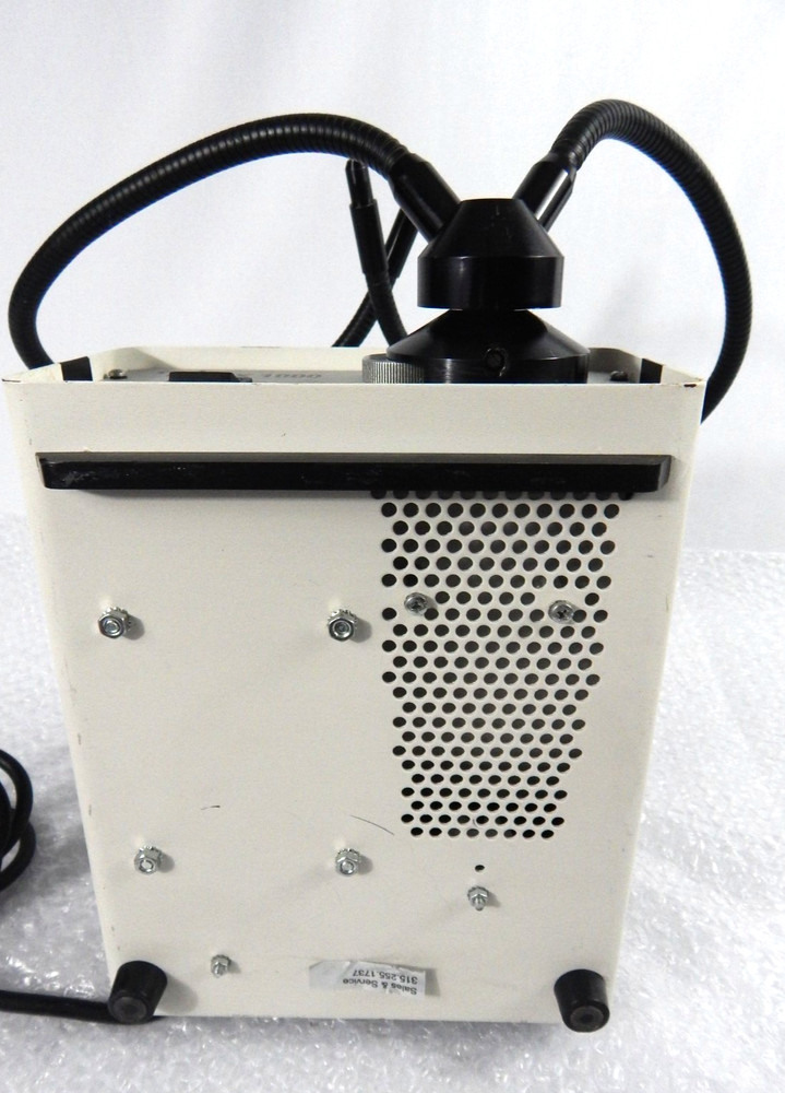 V-LUX 1000 LIGHT SOURCE W/ 2 FIBER OPTIC LIGHTS