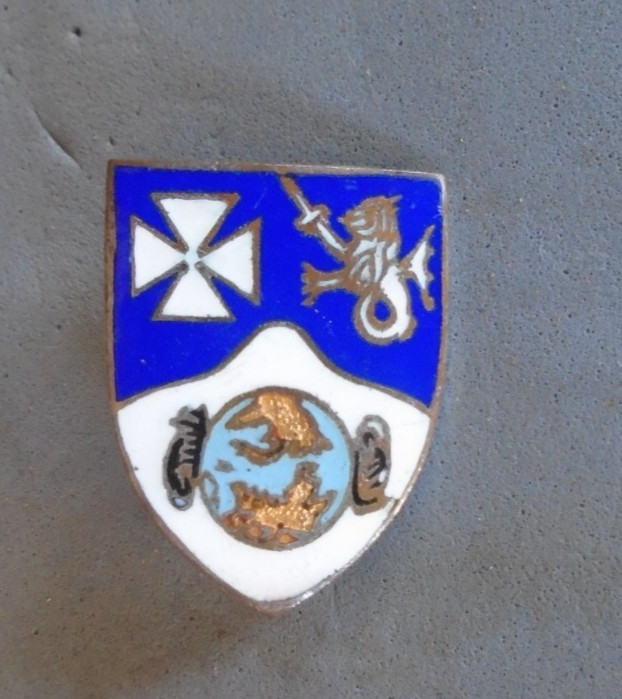 23rd Infantry Regiment pin back unit insignia made by Amcraft