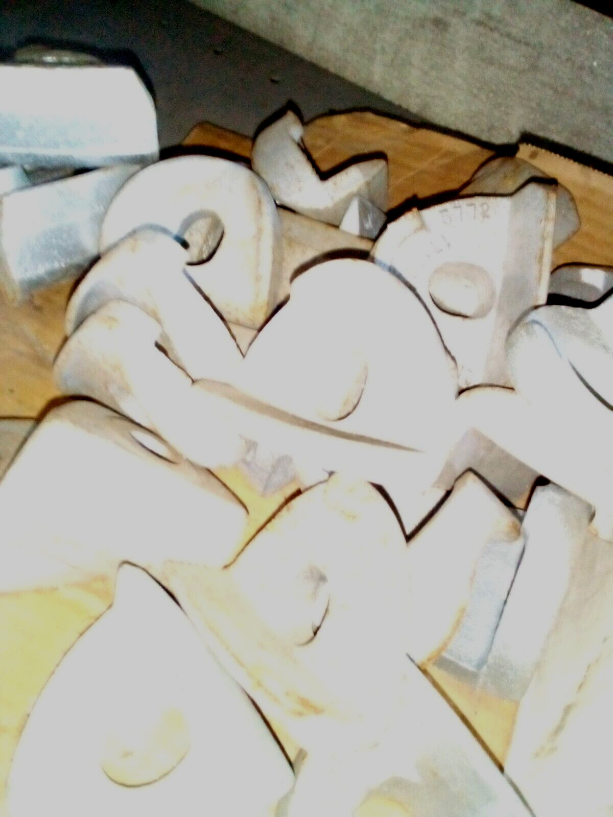 New Euclid E-5046 Wheel Wedge Clamp Box of 10